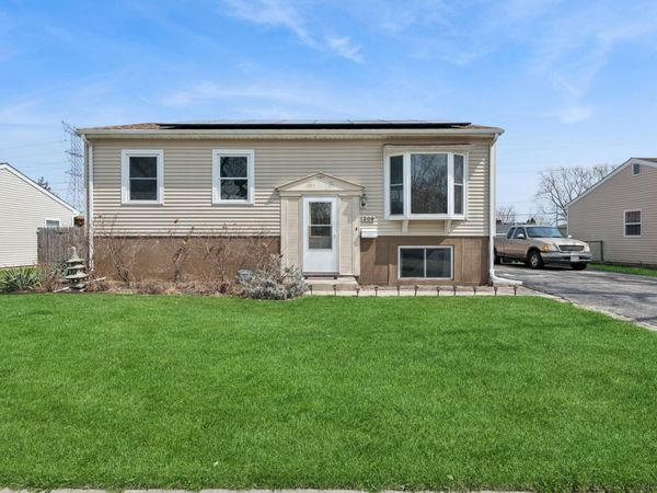209 Nippert Avenue, Romeoville, IL 60446