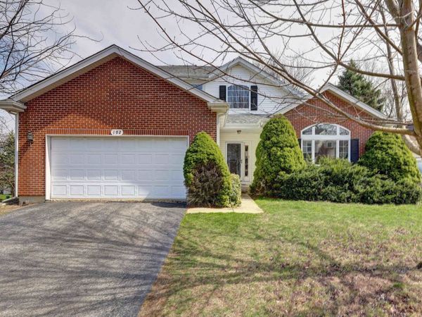 102 N Crooked Lake Lane , Lindenhurst, IL 60046