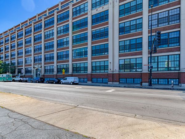 3963 W BELMONT Avenue, Unit 217, Chicago, IL 60618