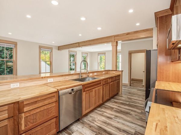 N52W6300-2 Mill STREET, Cedarburg, WI 53012