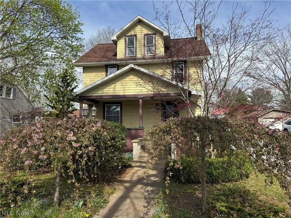 11238 Center Drive NE, Sandyville, OH 44671