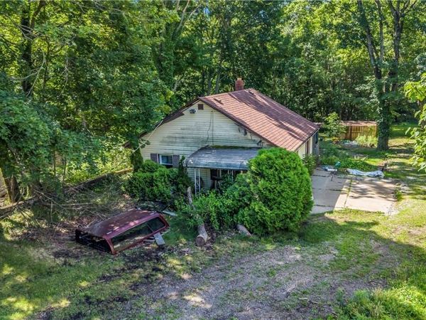 1664 Woods Road, Akron, OH 44306