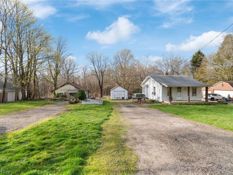 1664 Woods Road, Akron, OH 44306 Photo 5