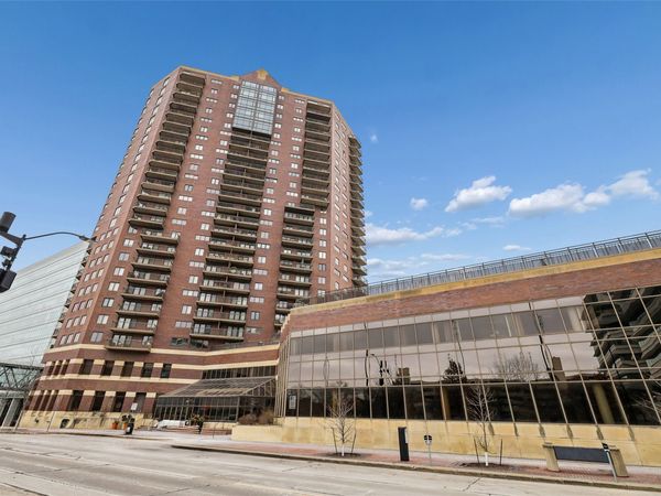 300 Walnut Street, Unit 407, Des Moines, IA 50309