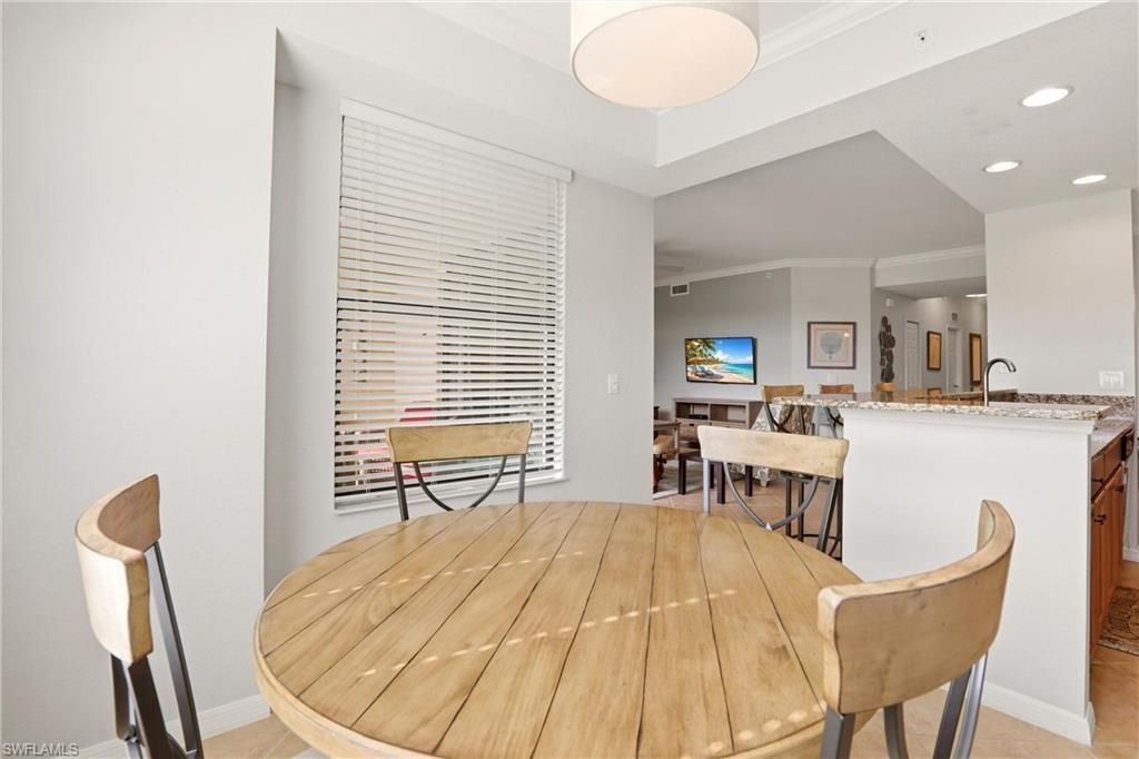 9844 Venezia Cir, Unit 714, Naples, FL 34113 Photo