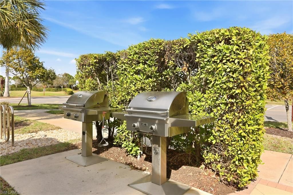 9844 Venezia Cir, Unit 714, Naples, FL 34113 Photo