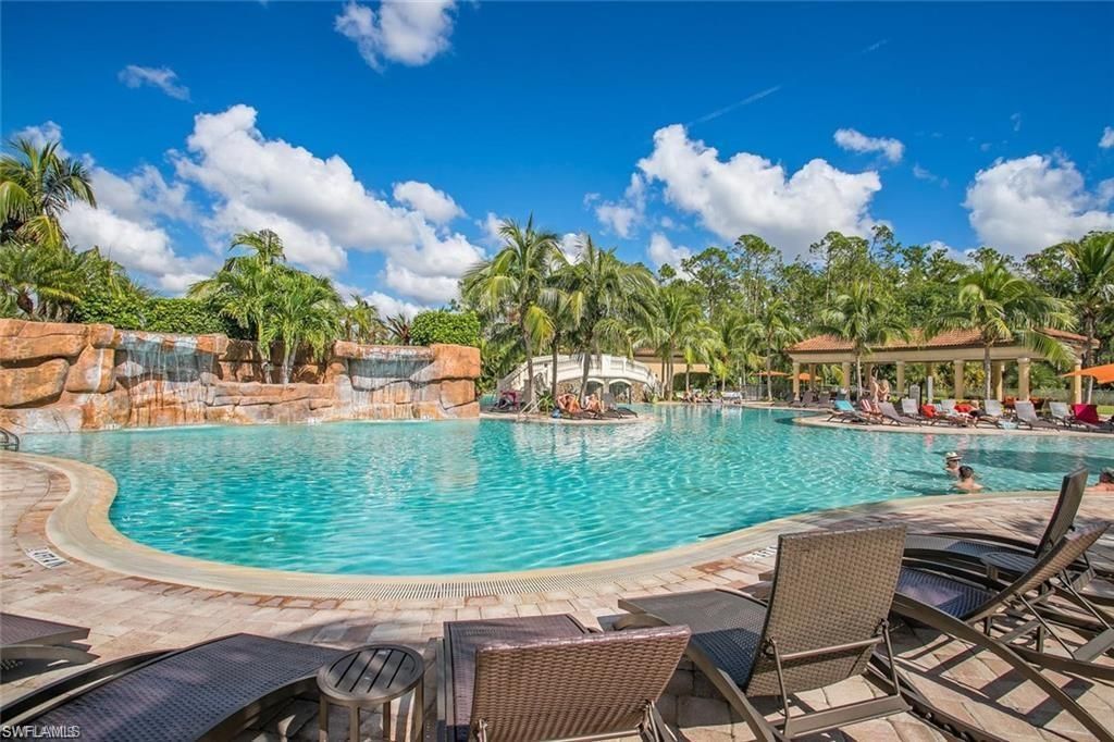 9844 Venezia Cir, Unit 714, Naples, FL 34113 Photo