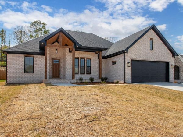 557 Valley Oak Drive, Sherwood, AR 72120