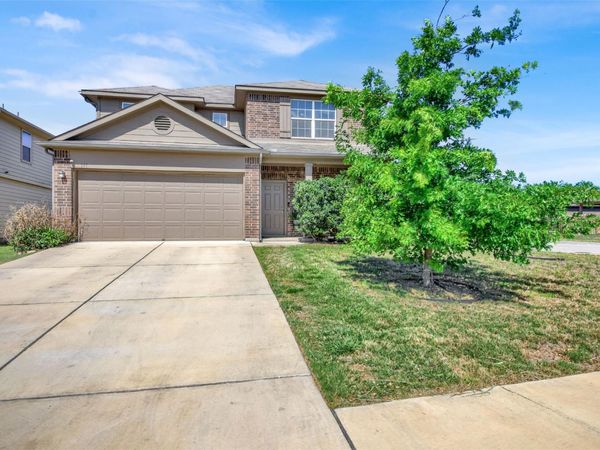 141 Hess DR, Kyle, TX 78640