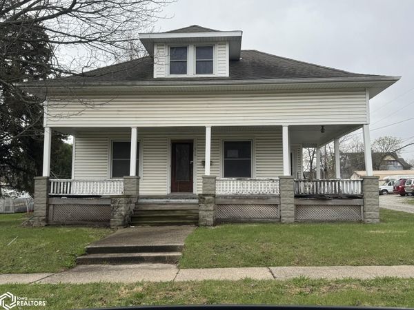 814 Armory Avenue, Chariton, IA 50049