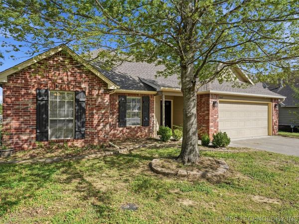 13647 N 111th Avenue E, Collinsville, OK 74021