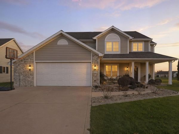 910 Honey Willow Boulevard, Huntertown, IN 46748