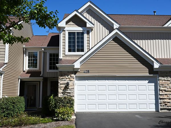 425 Locksley Drive, Streamwood, IL 60107