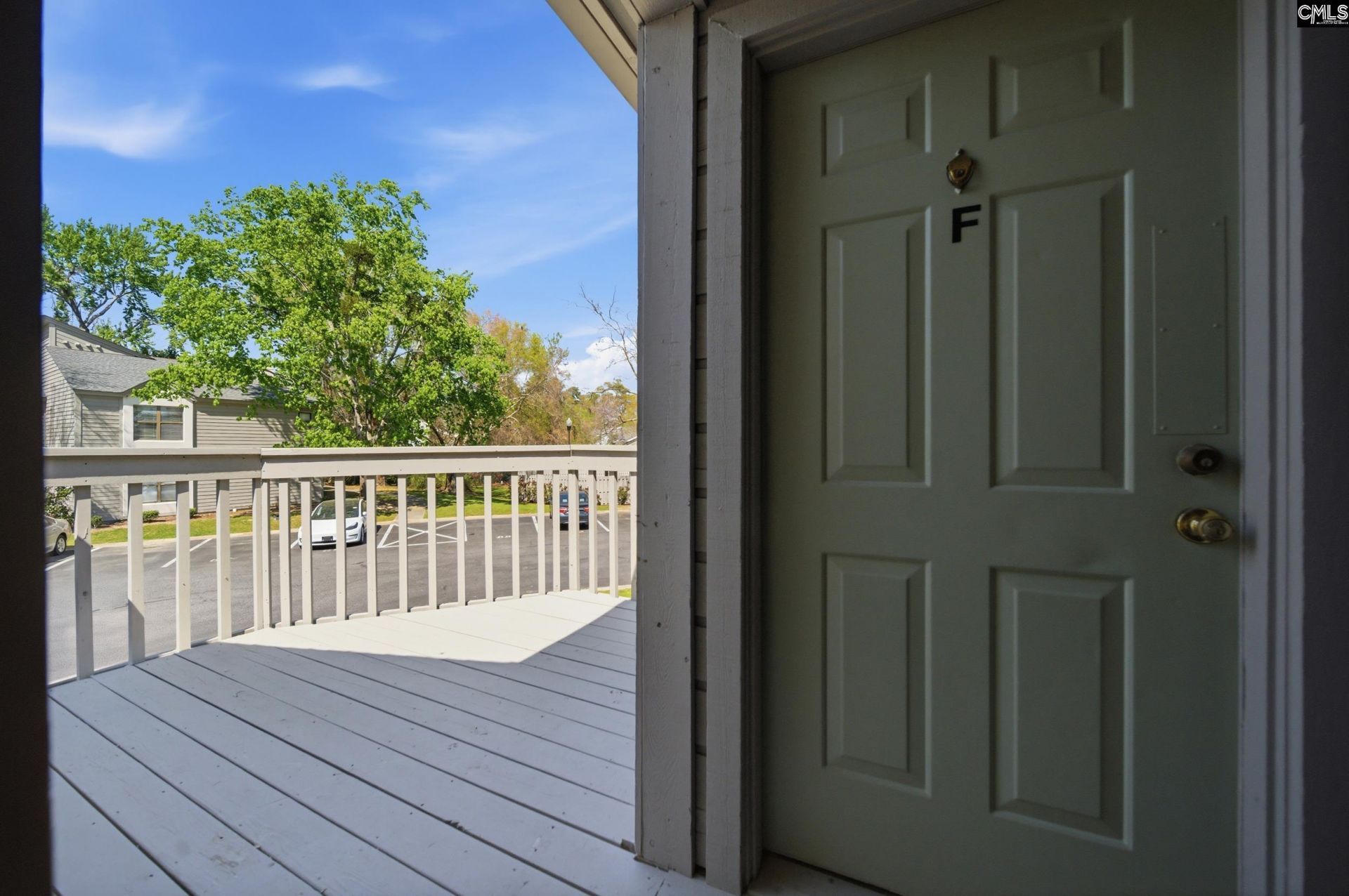 448 Deerwood Street Photo 4