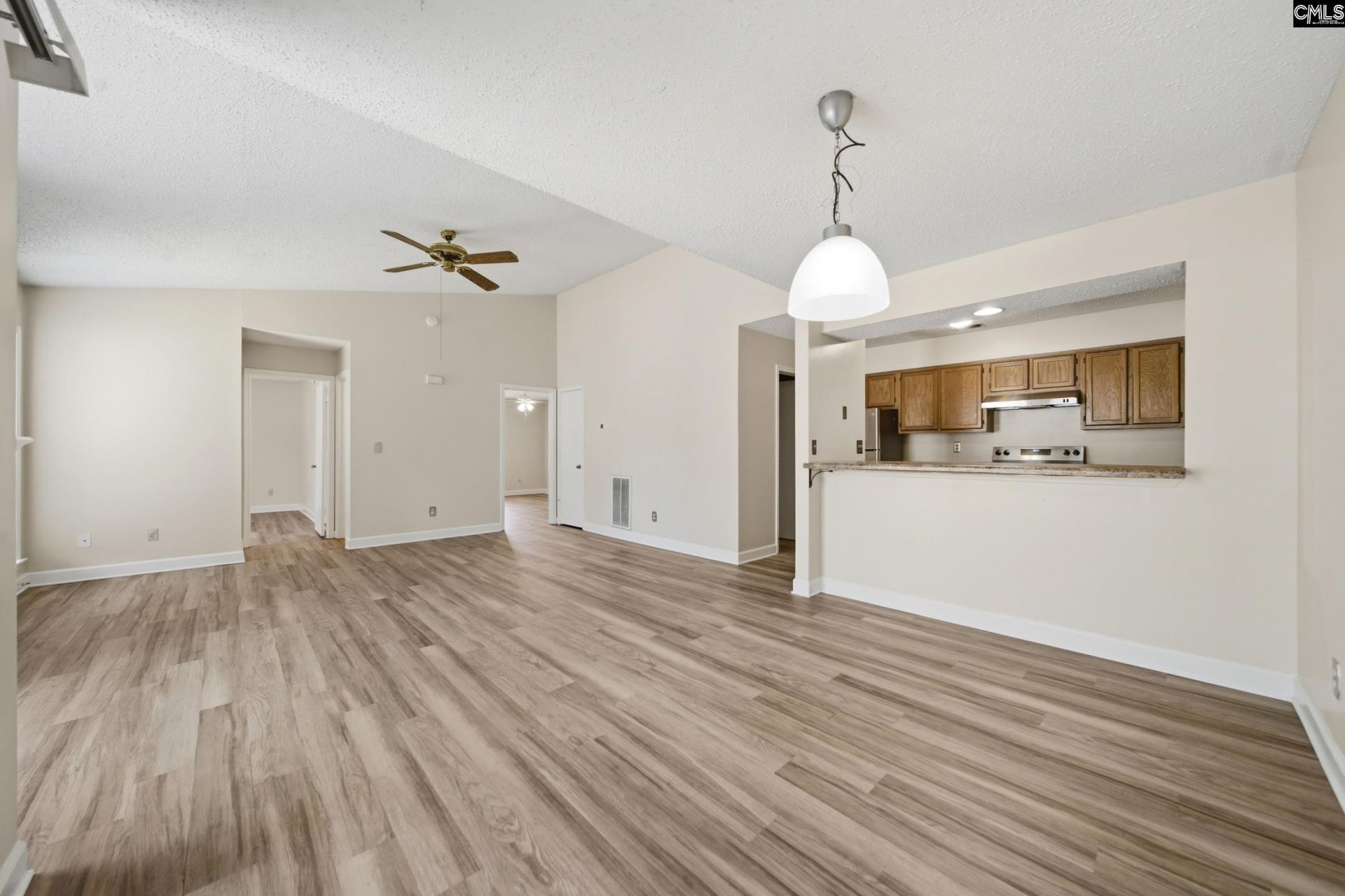 448 Deerwood Street Photo 5