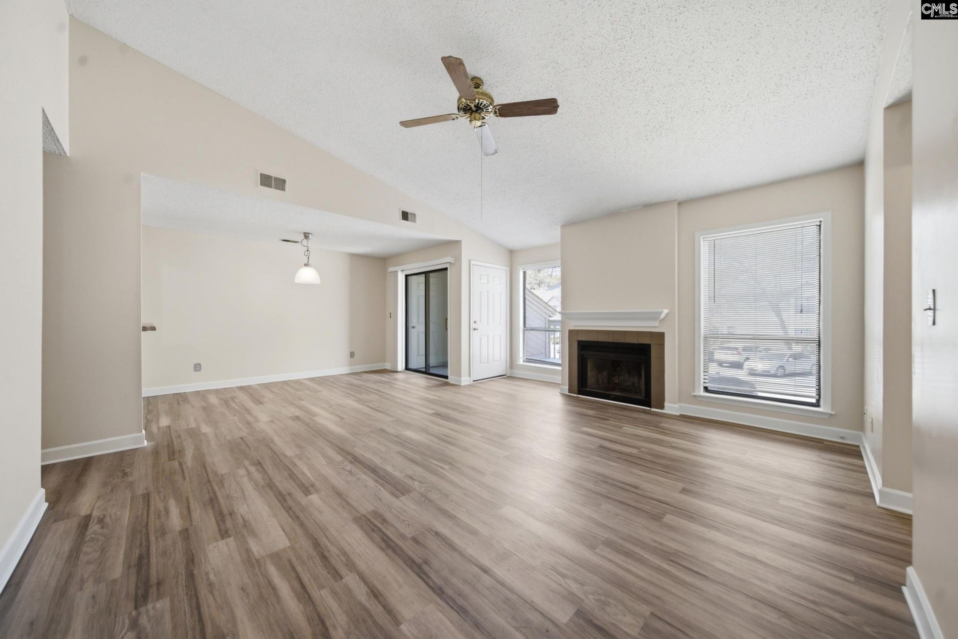 448 Deerwood Street Photo 9