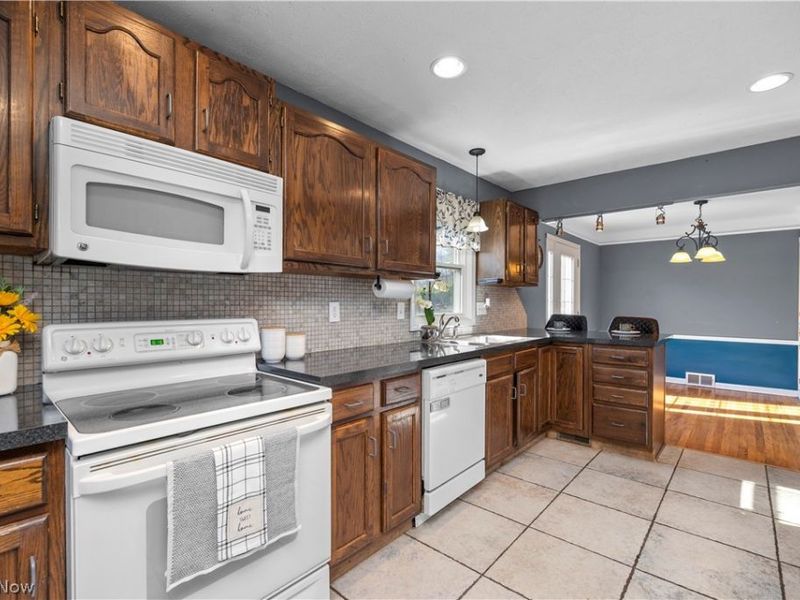 6017 Hodgman Drive, Parma Heights, OH 44130 Photo 6