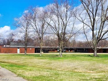 5340 N Genesee Road, Genesee Twp, MI 48506