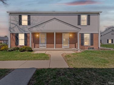 24054 Meadowbridge Drive , Clinton Twp, MI 48035