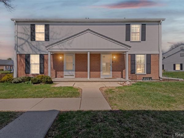 24054 Meadowbridge Drive, Clinton Twp, MI 48035