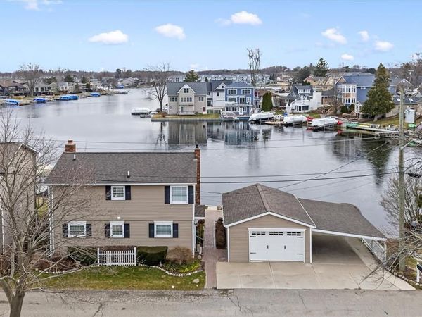 231 O'connor Street, Lake Orion Vlg, MI 48362