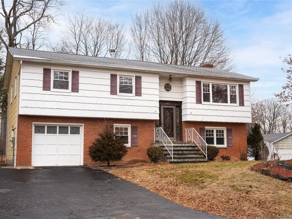 102 Burke Court , Buchanan, NY 10511