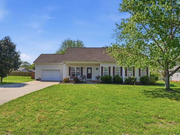 3207 Meadowhill Dr, Murfreesboro, TN 37130