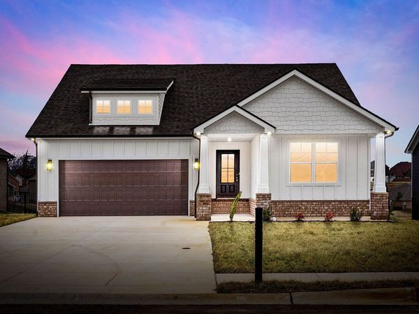 937 Bankside Dr , Clarksville, TN 37043