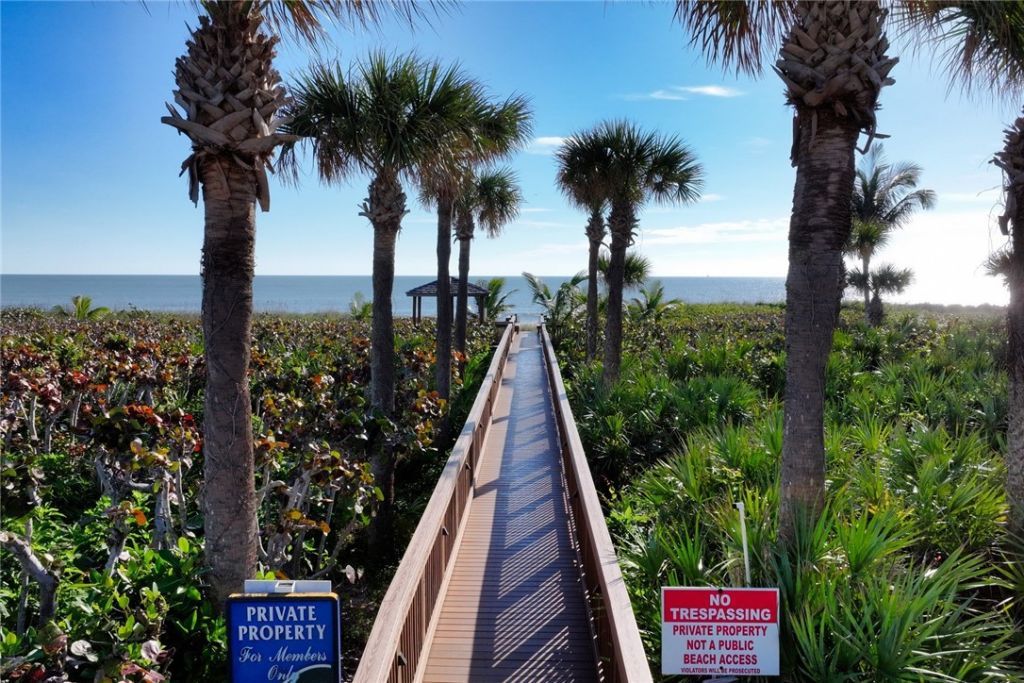 5051 N Highway A1a, Unit 8-2, Hutchinson Island, FL 34949 Photo