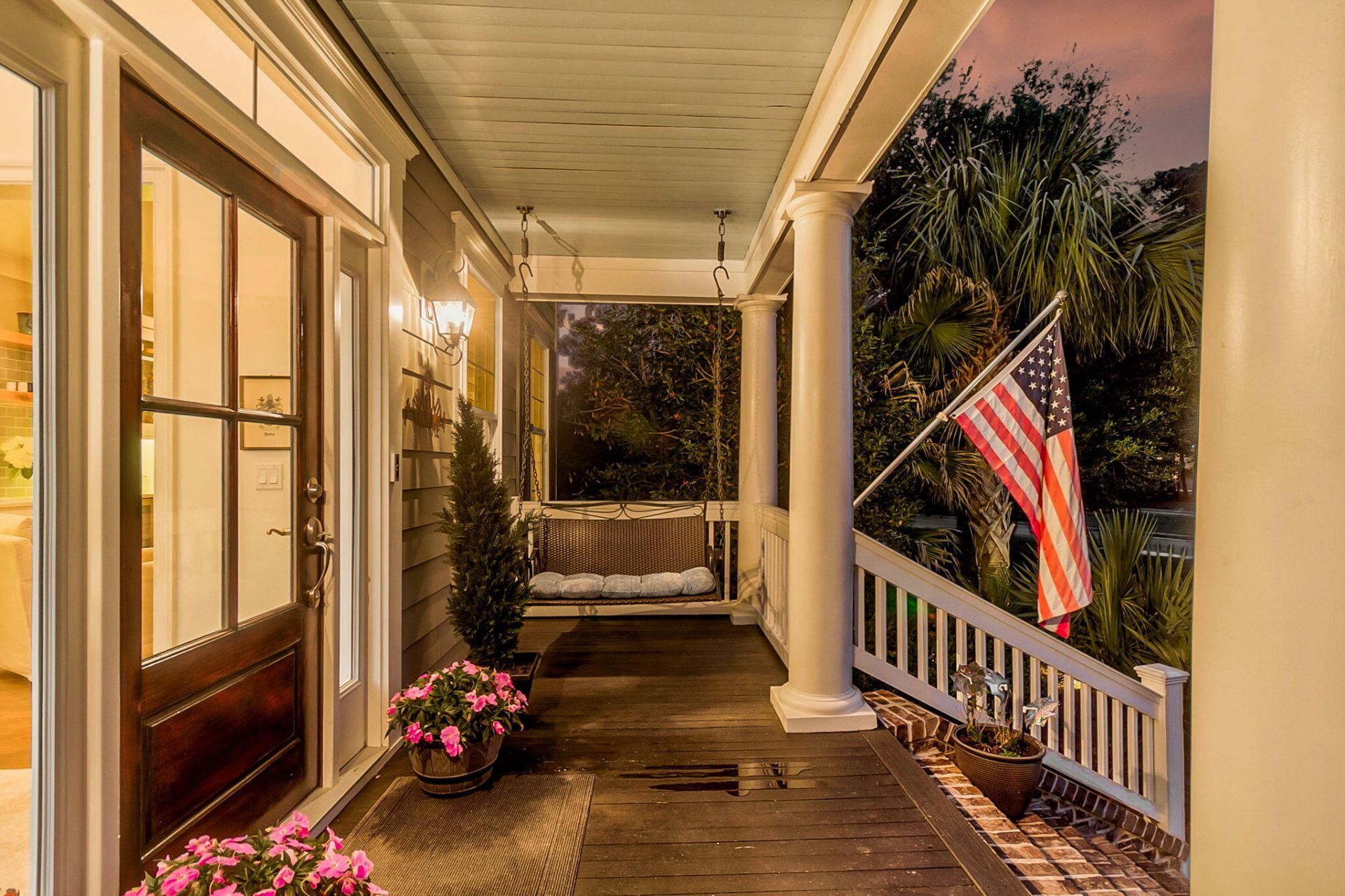 1563 Capel Street Photo 10