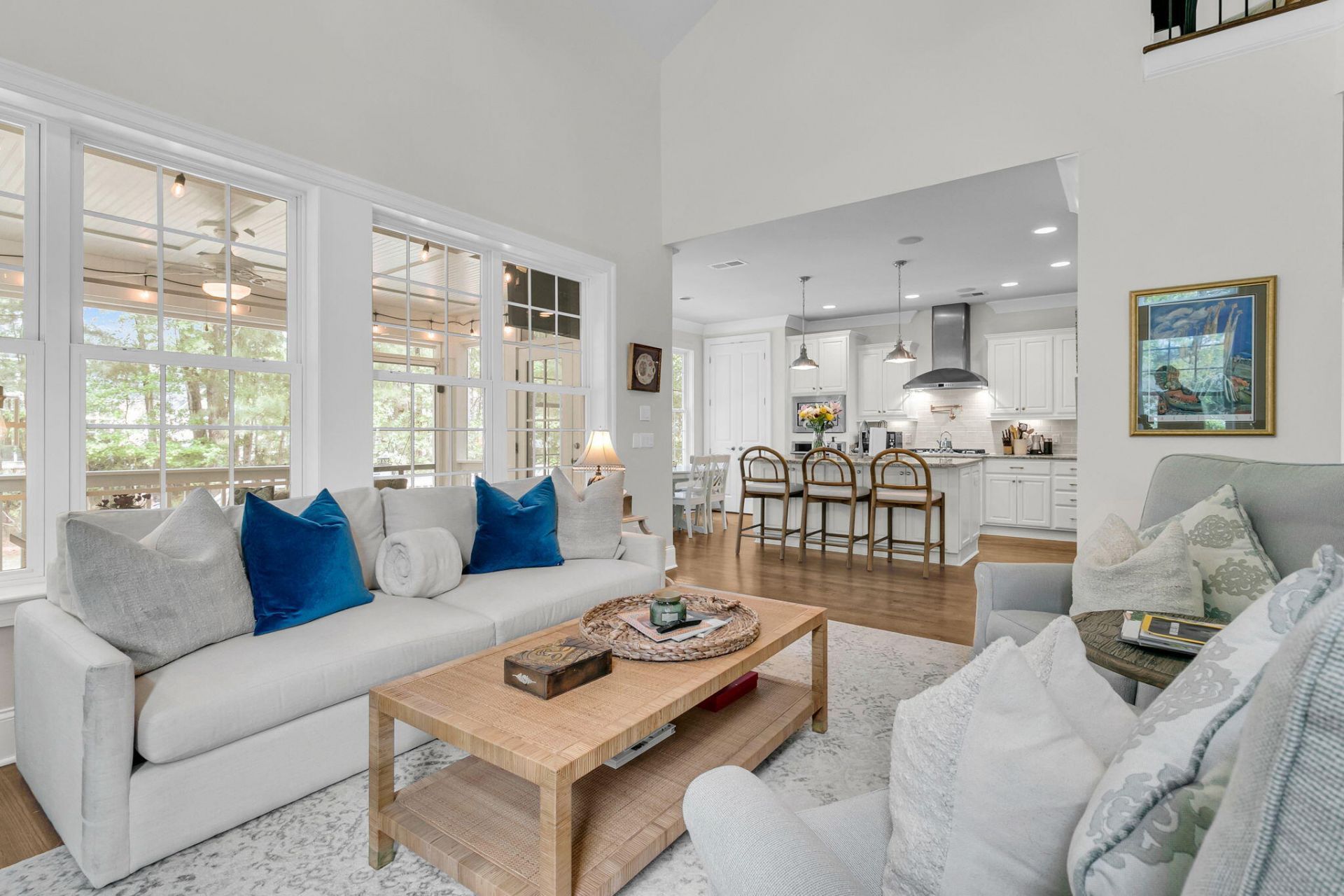 1563 Capel Street Photo 12