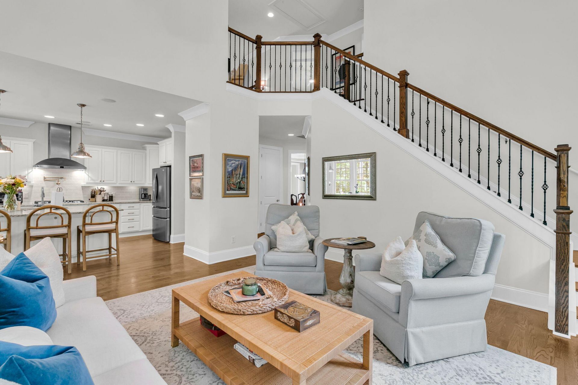 1563 Capel Street Photo 27