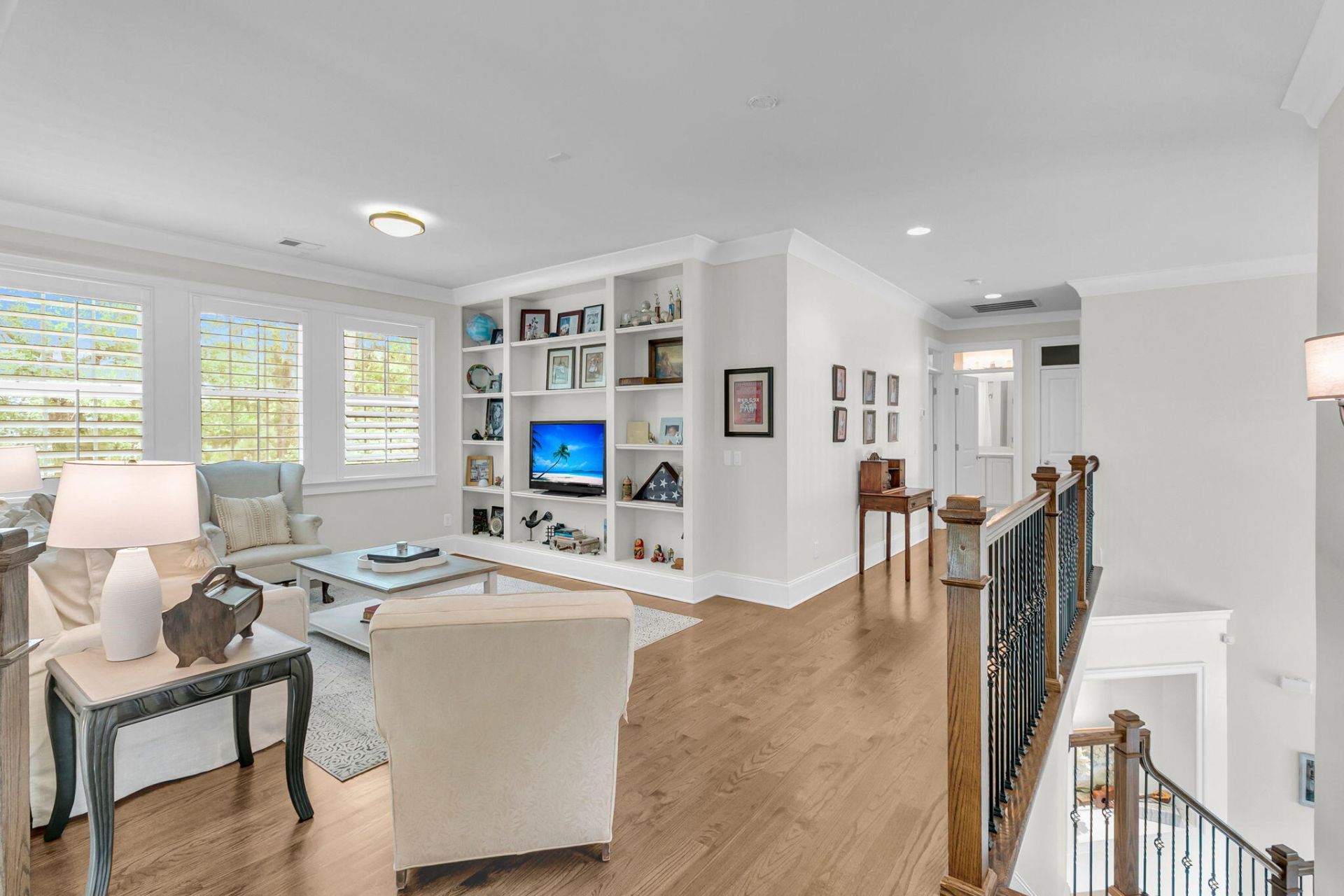 1563 Capel Street Photo 29