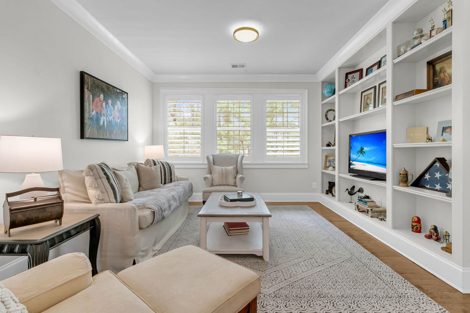 1563 Capel Street Photo 30