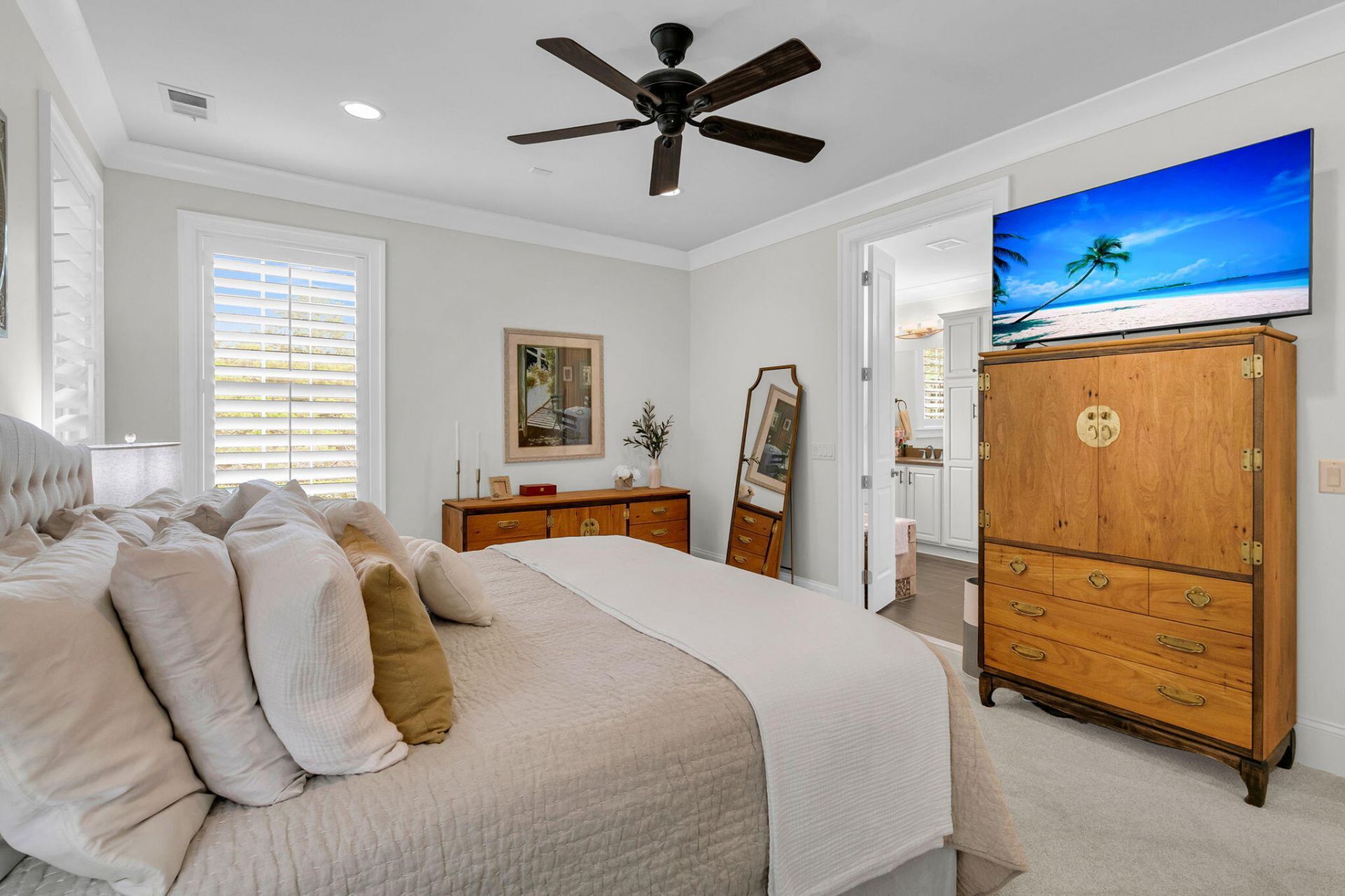 1563 Capel Street Photo 33