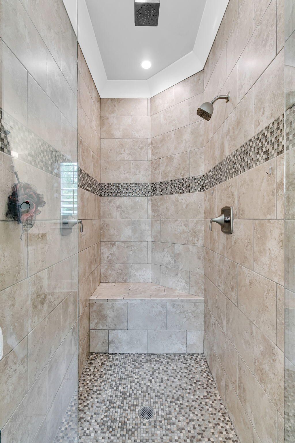 1563 Capel Street Photo 36