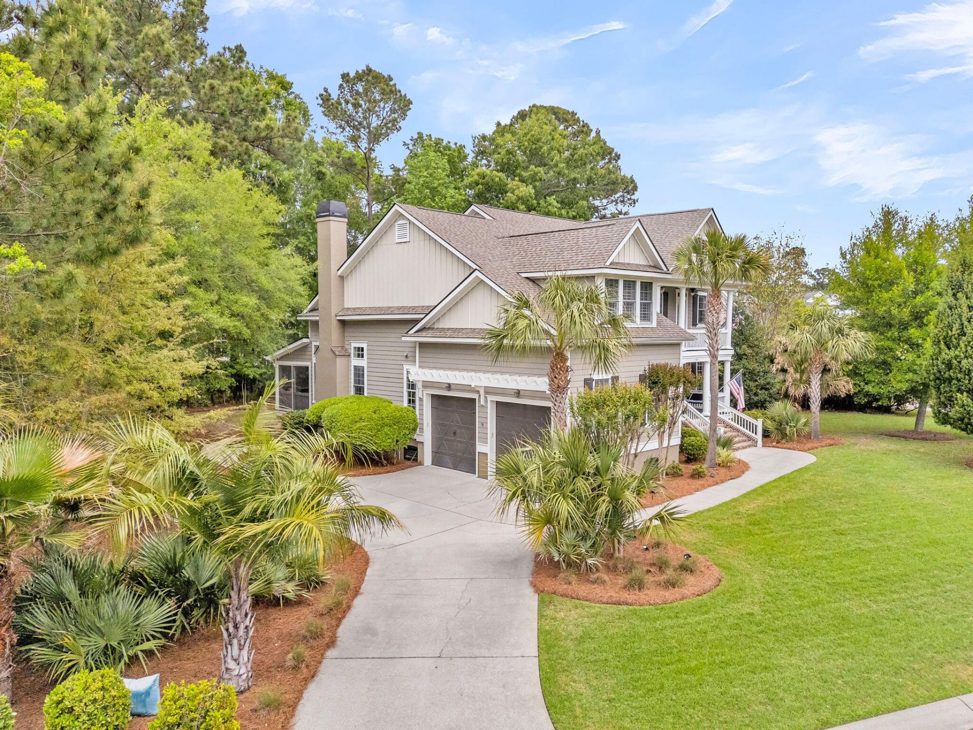 1563 Capel Street Photo 4