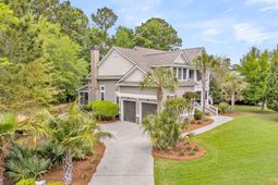 1563 Capel Street photo 4