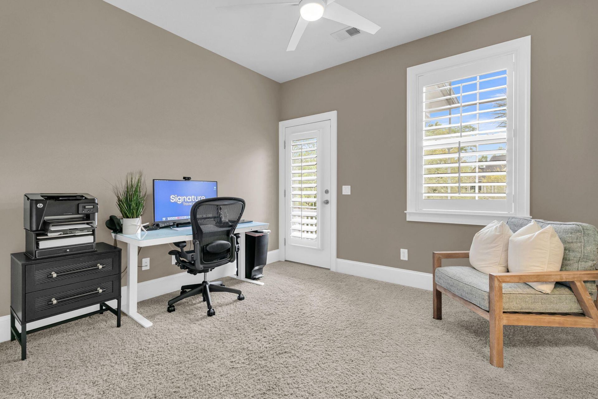 1563 Capel Street Photo 43