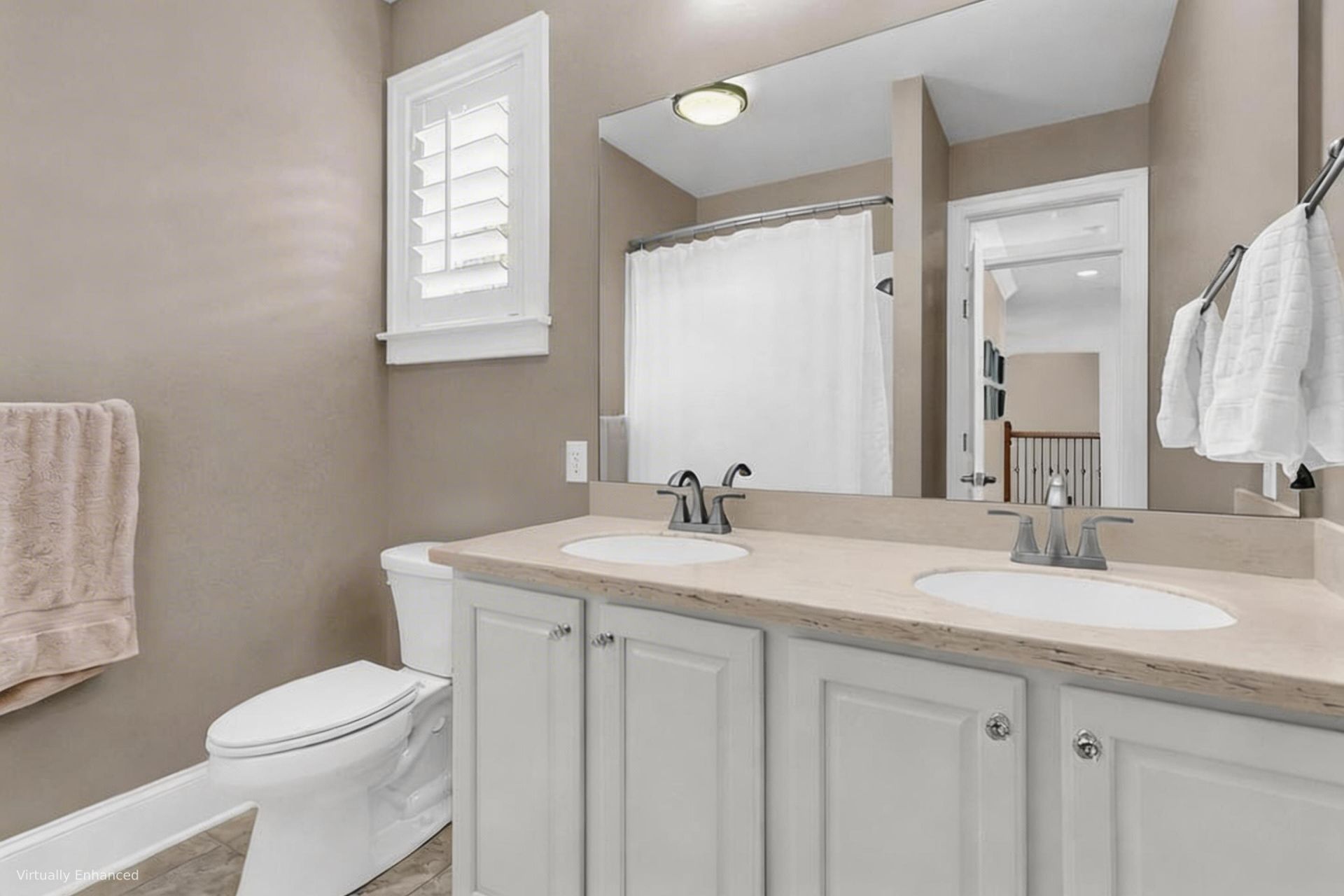 1563 Capel Street Photo 44