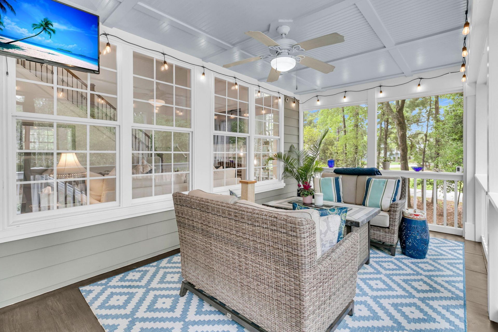 1563 Capel Street Photo 48