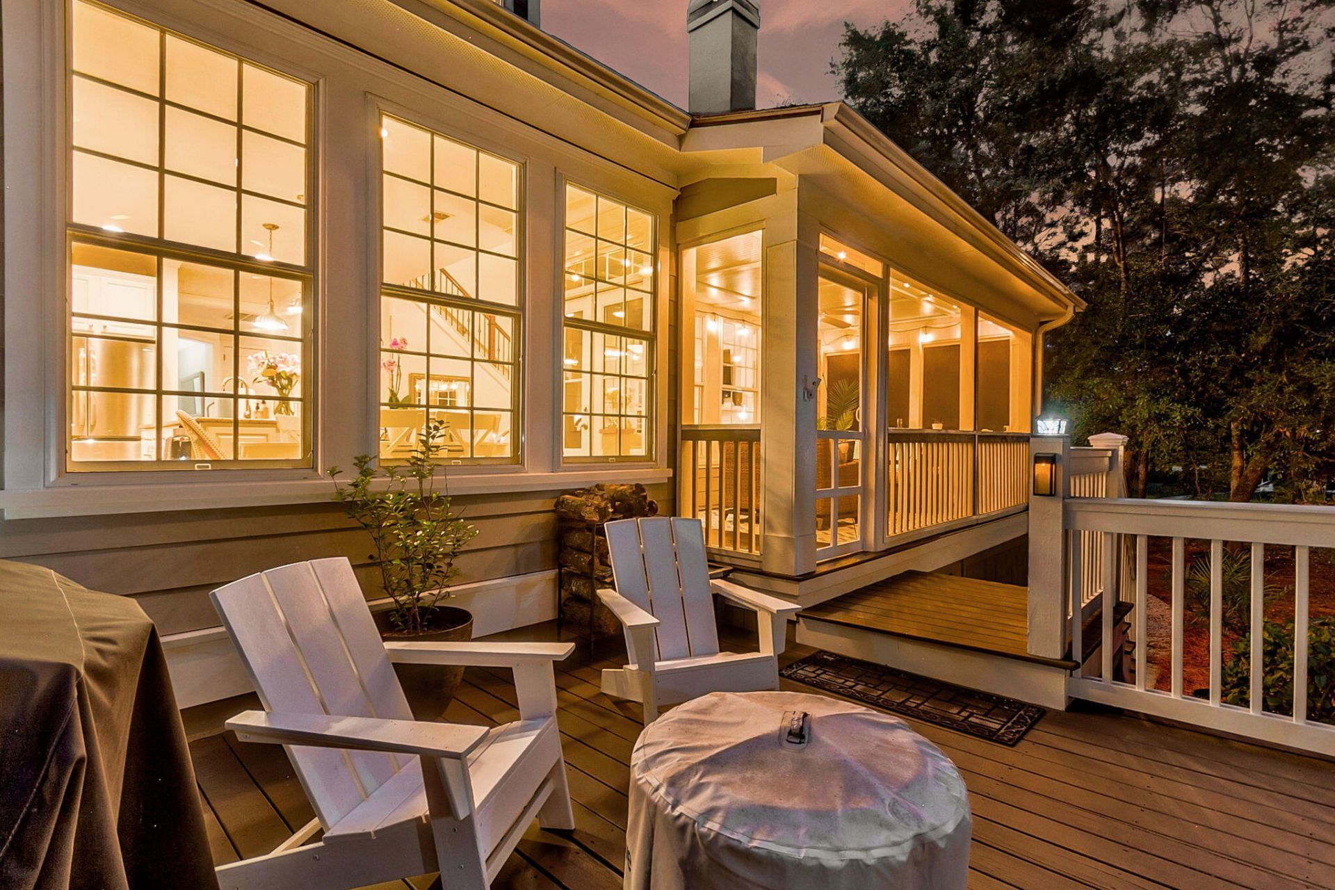 1563 Capel Street Photo 49