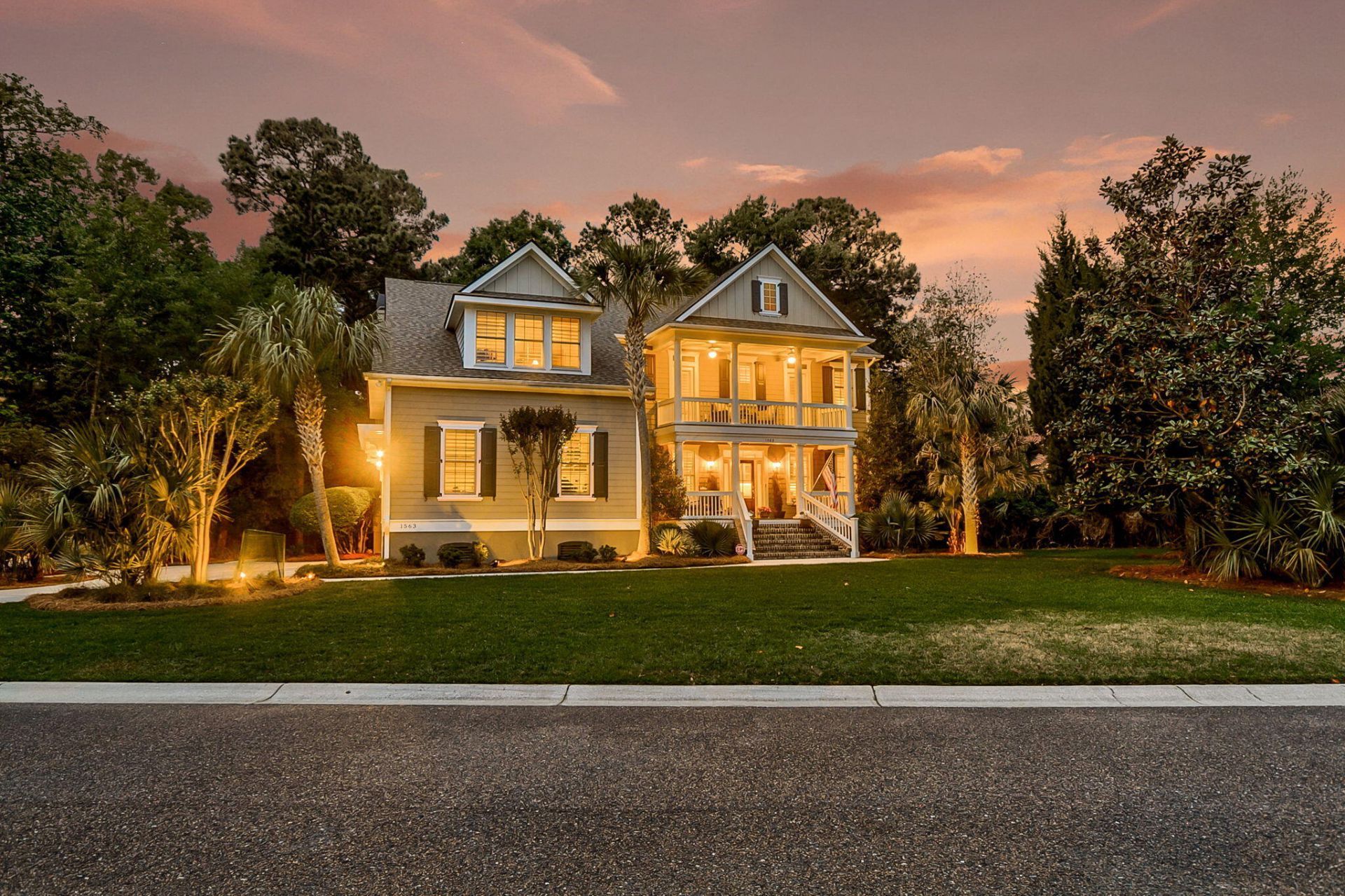 1563 Capel Street Photo 64