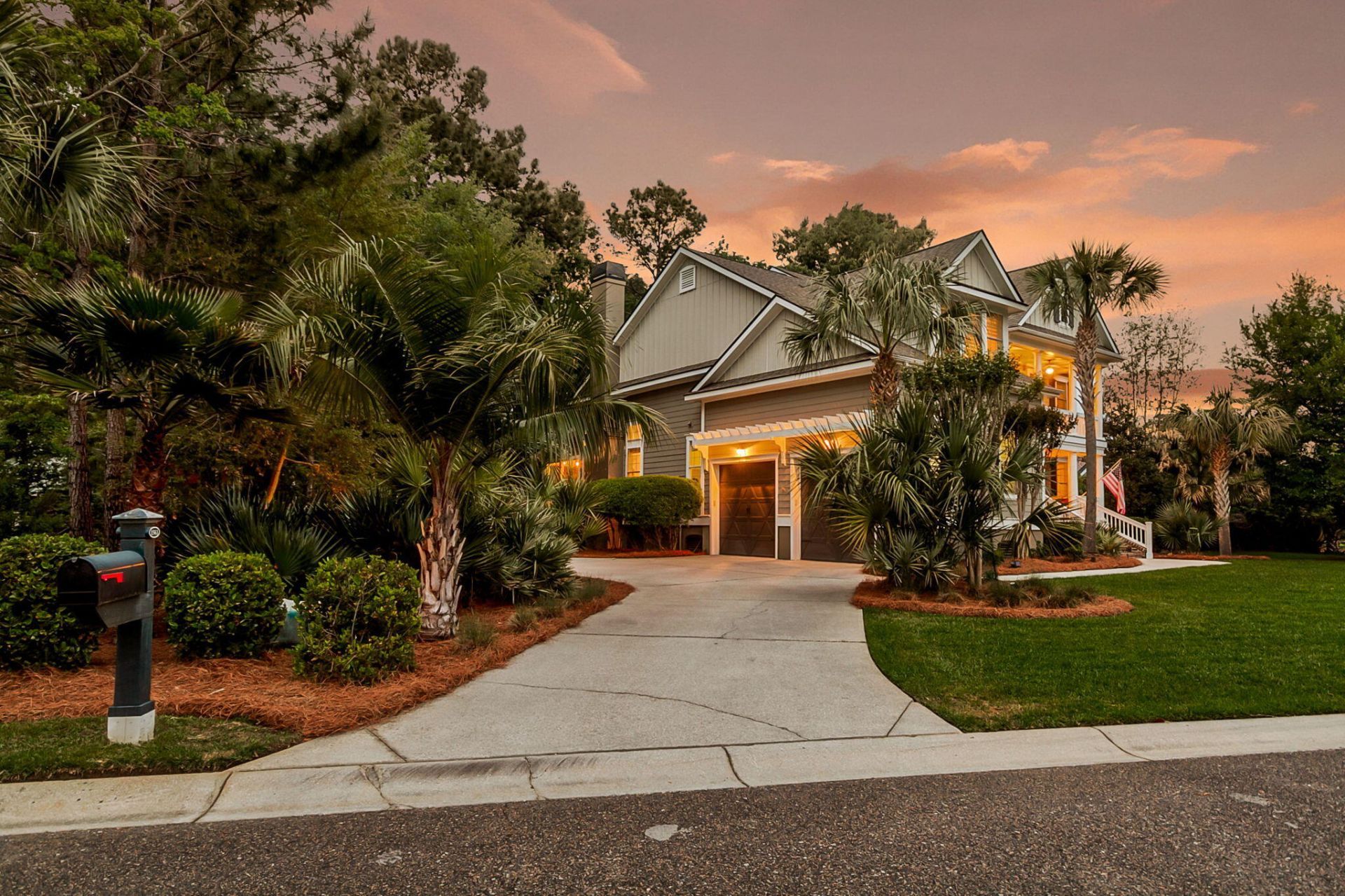 1563 Capel Street Photo 66