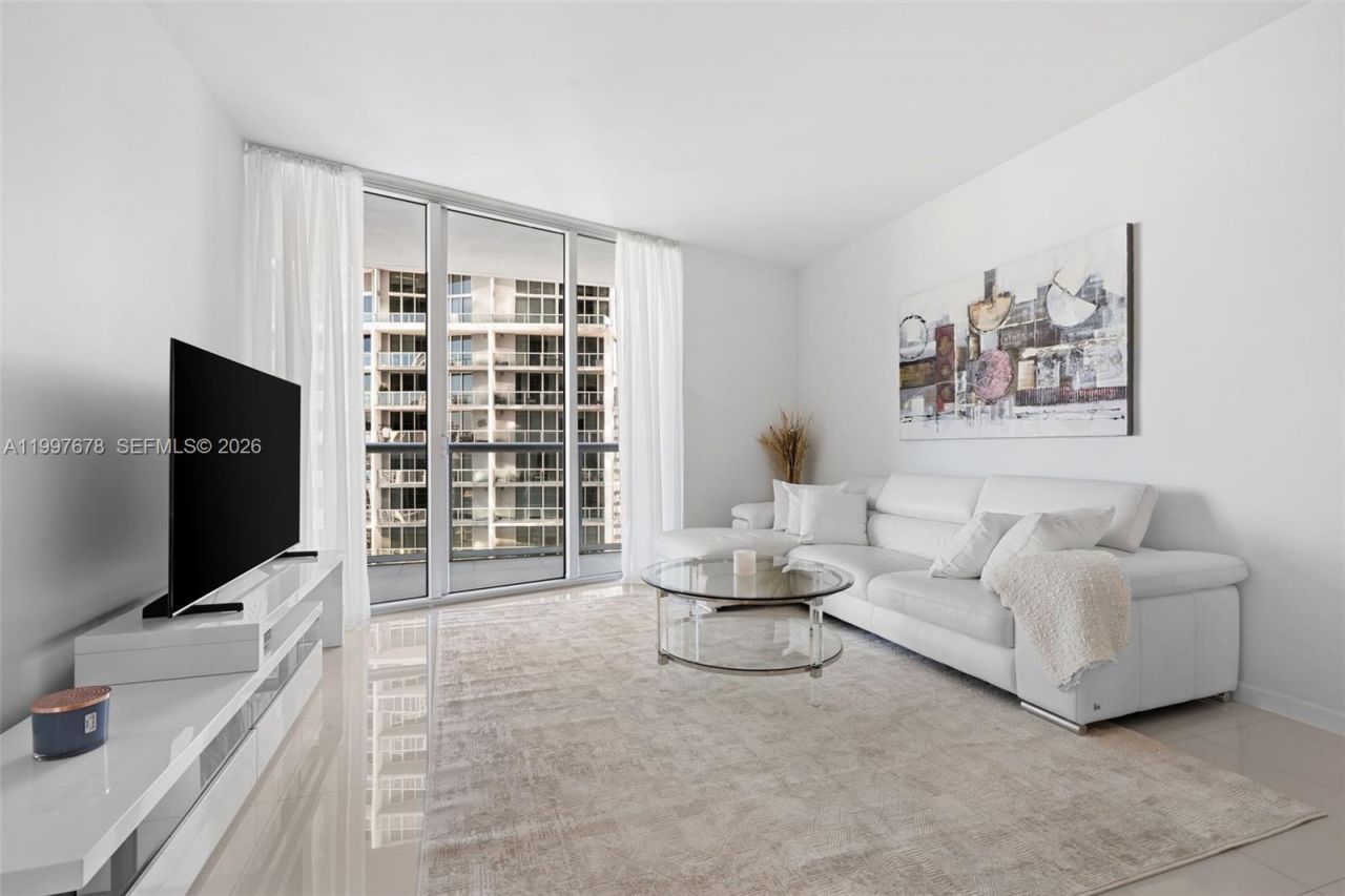 475 Brickell Ave, Unit 3711, Miami, FL 33131 Photo