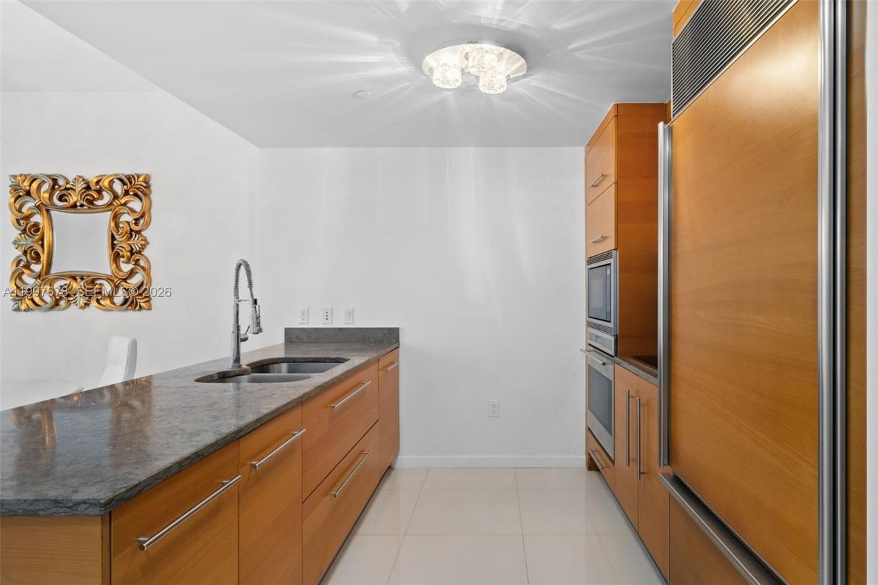 475 Brickell Ave, Unit 3711, Miami, FL 33131 Photo