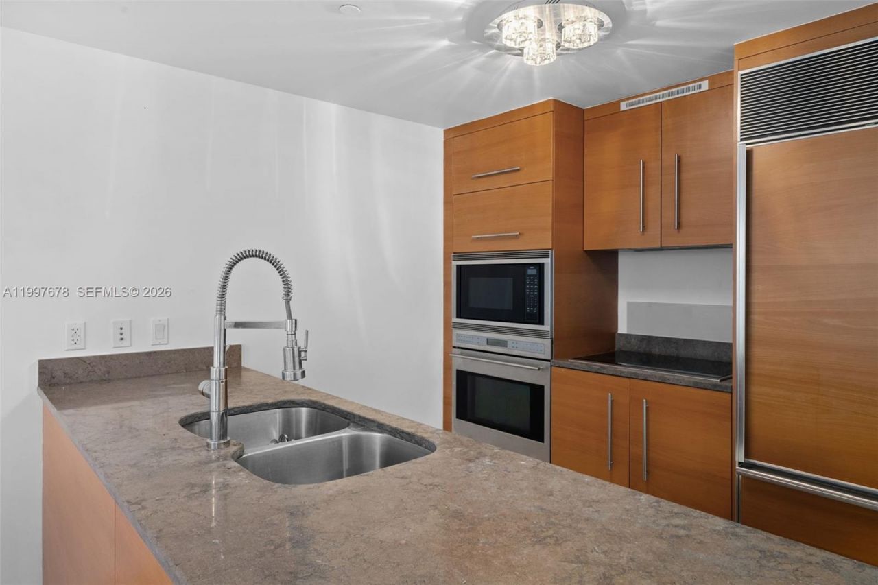 475 Brickell Ave, Unit 3711, Miami, FL 33131 Photo
