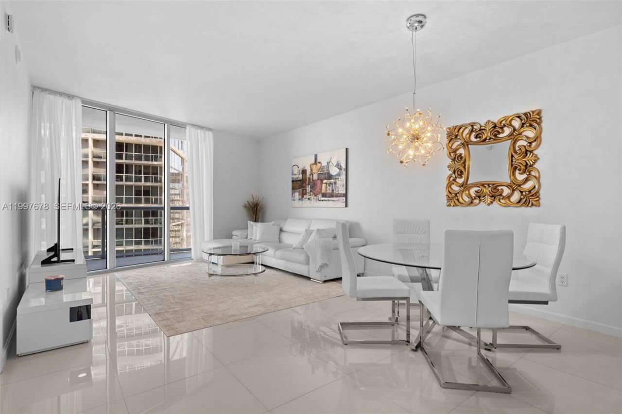 475 Brickell Ave, Unit 3711, Miami, FL 33131 Photo