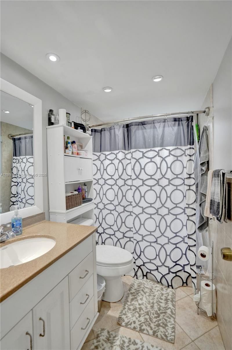 2651 S Course Dr, Unit 410, Pompano Beach, FL 33069 Photo