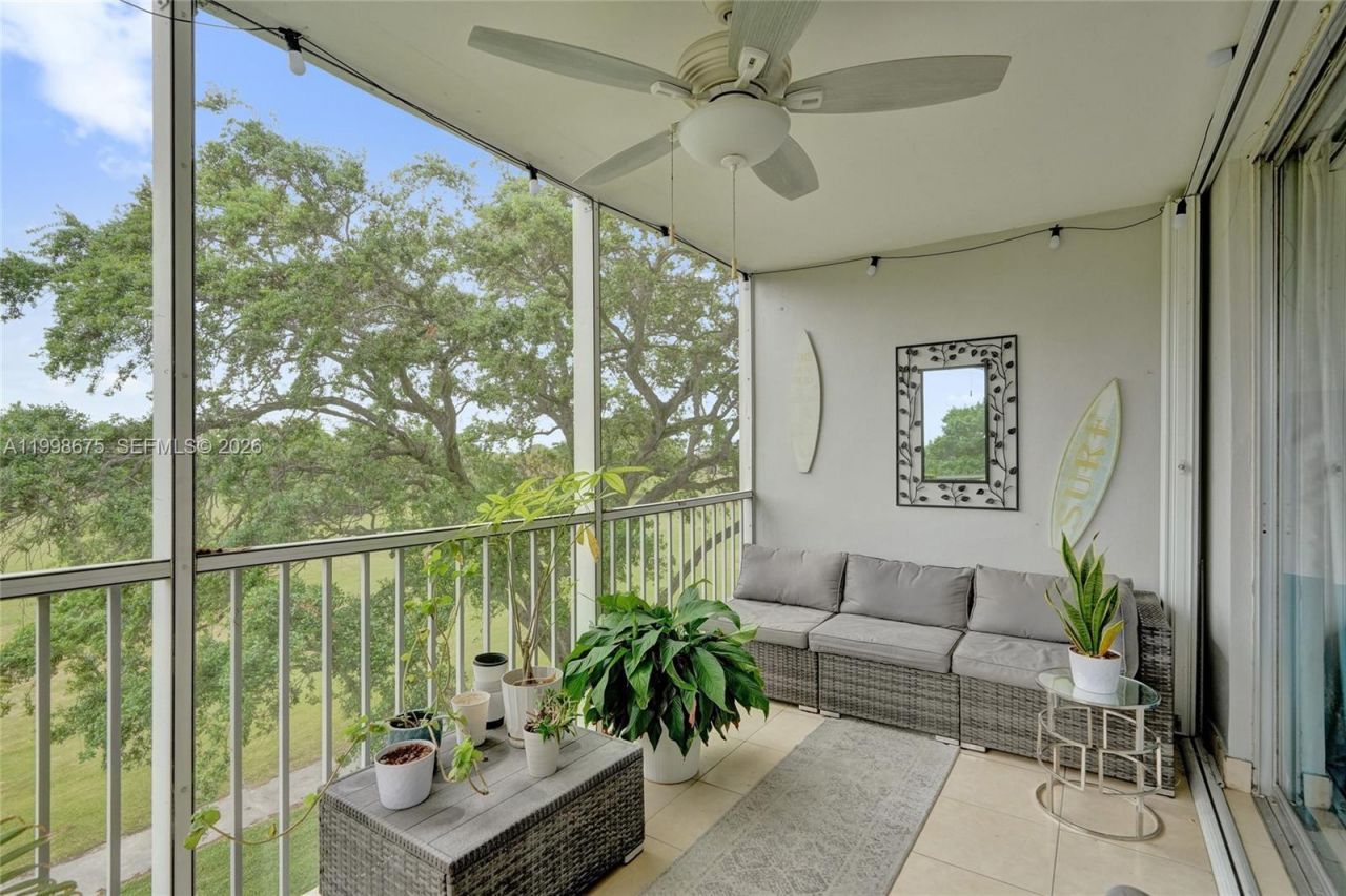 2651 S Course Dr, Unit 410, Pompano Beach, FL 33069 Photo